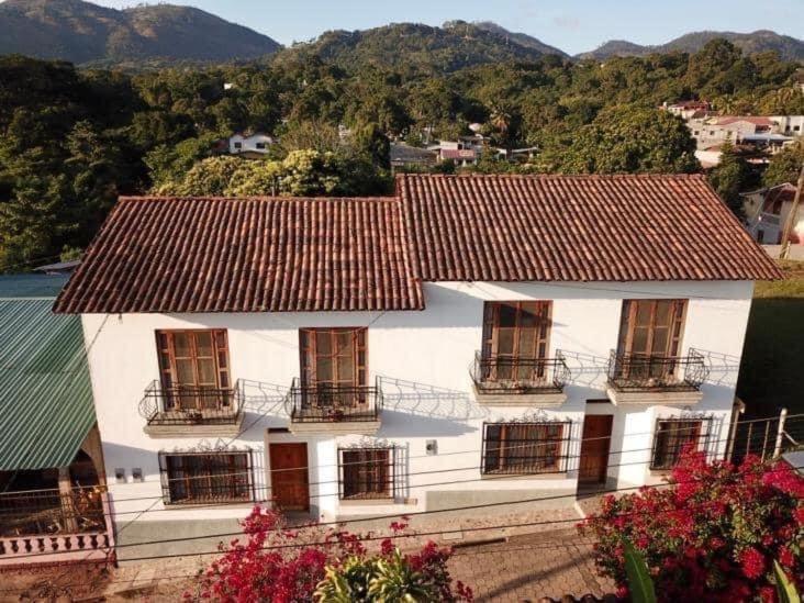 La Casa De Don Santiago Townhouse Villa Copan Bagian luar foto